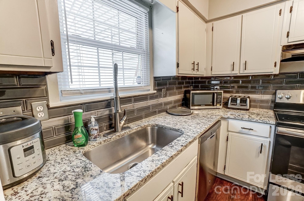 8518 Castle Pine Court - Photo 10