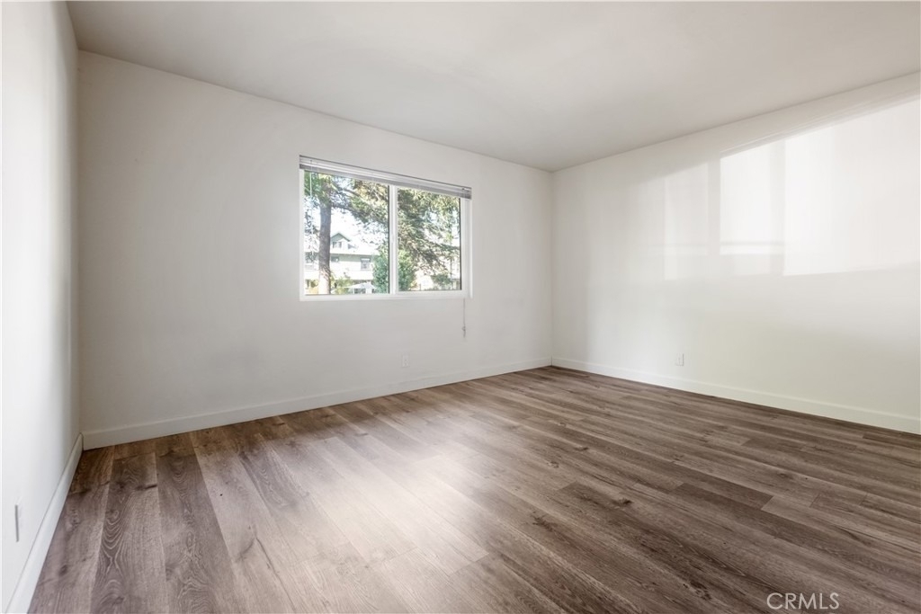 2726 S Menlo Ave. - Photo 5