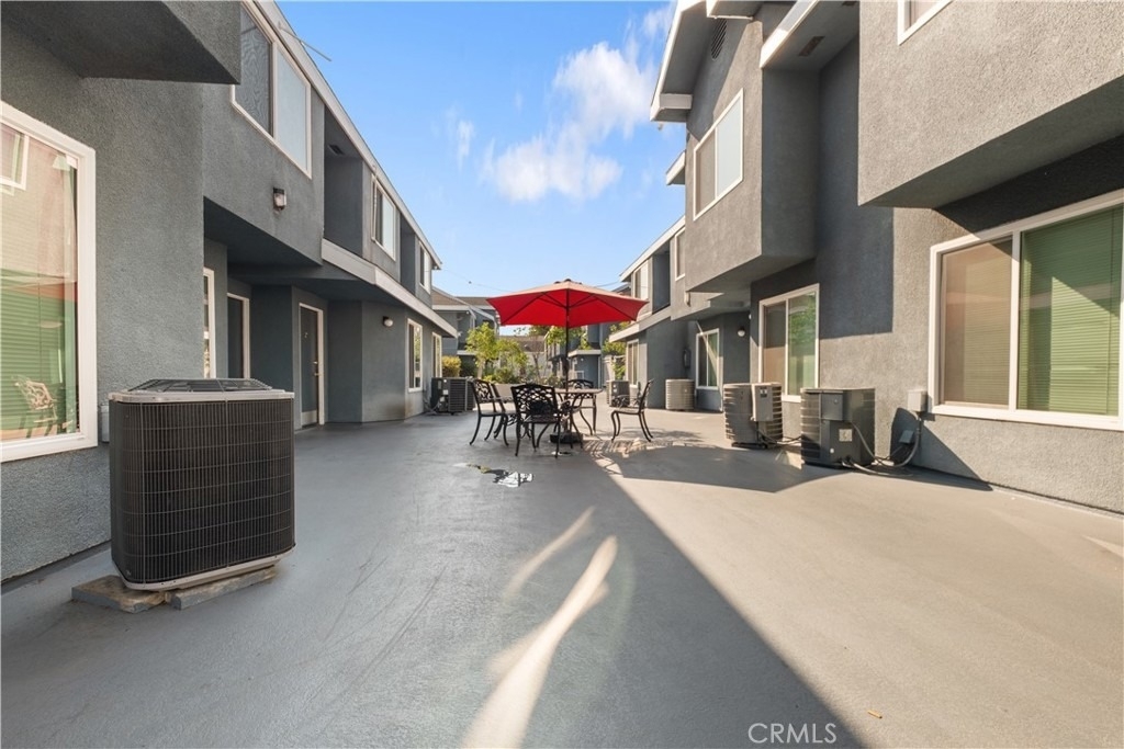 2726 S Menlo Ave. - Photo 28