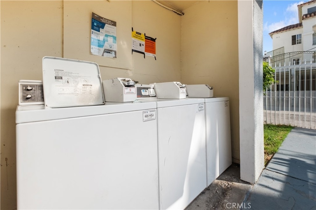 2726 S Menlo Ave. - Photo 23
