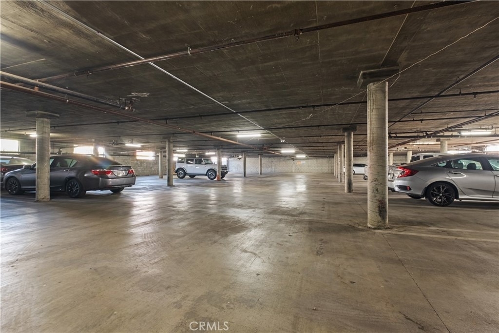 2726 S Menlo Ave. - Photo 22