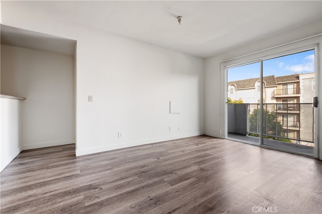 1246 W 30th Street W - Photo 7