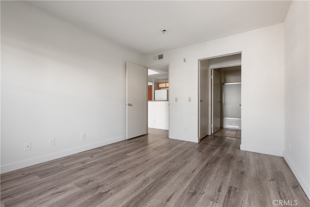 1246 W 30th Street W - Photo 3