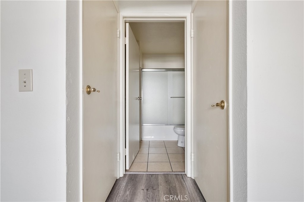 1246 W 30th Street W - Photo 5