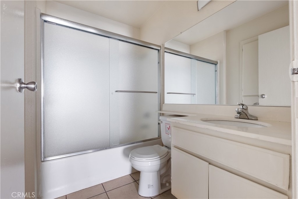 1246 W 30th Street W - Photo 4
