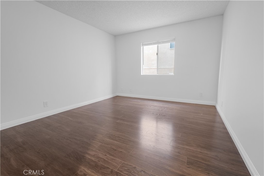433 S Manhattan Place - Photo 11