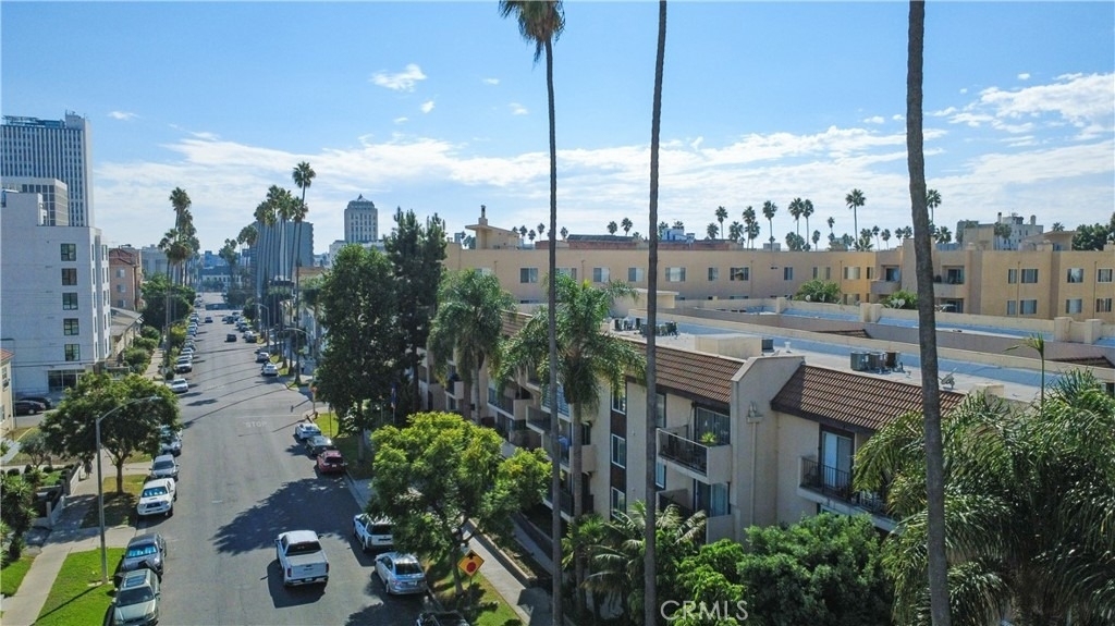 433 S Manhattan Place - Photo 19