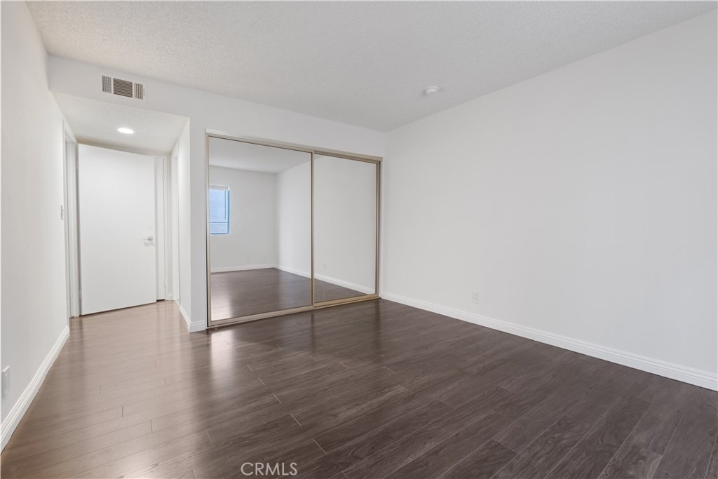 433 S Manhattan Place - Photo 9