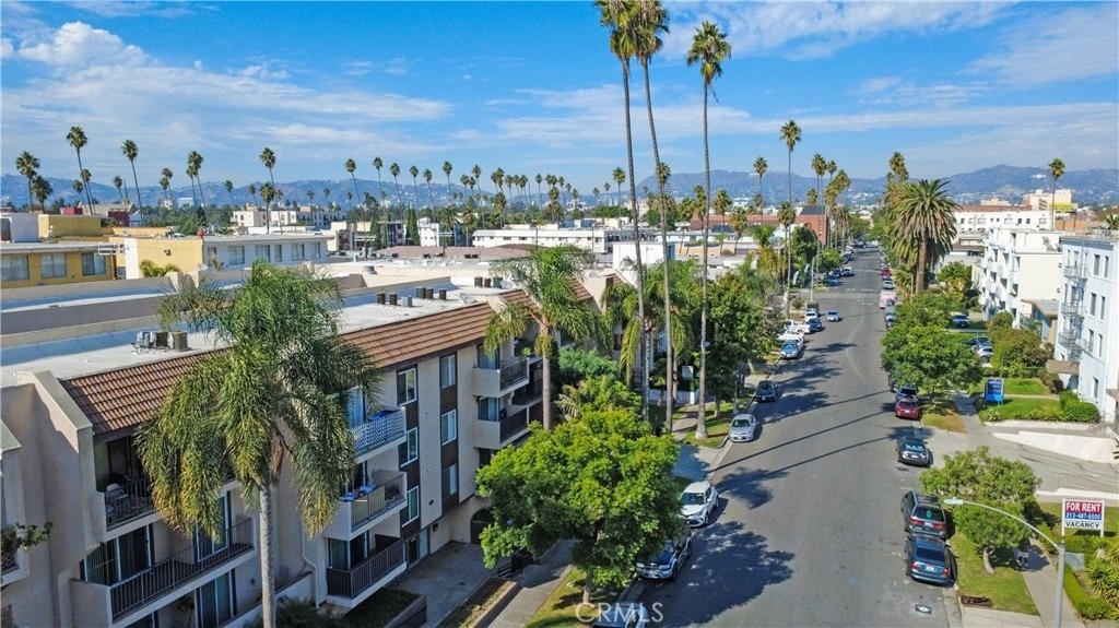 433 S Manhattan Place - Photo 18
