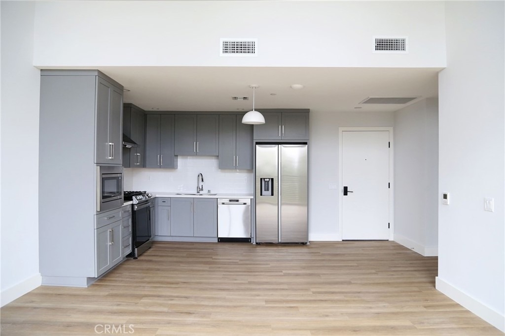 101 S Chapel Avenue - Photo 2