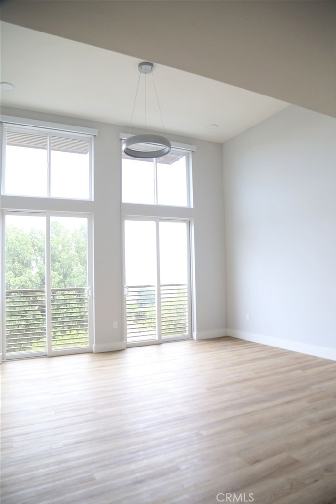 101 S Chapel Avenue - Photo 5