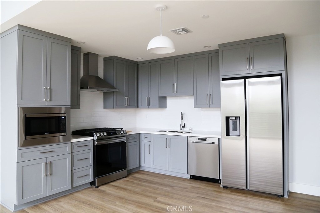 101 S Chapel Avenue - Photo 1