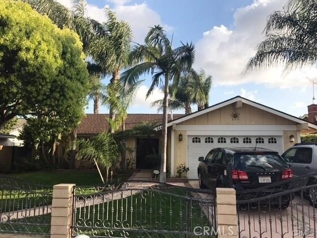 8445 Chaffee - Photo 0