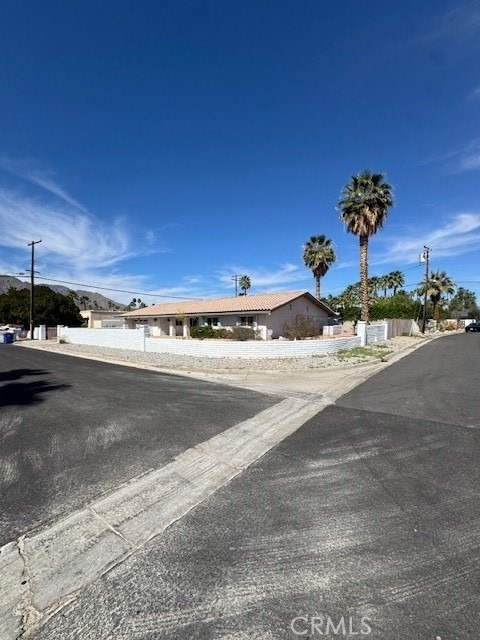 1990 E Calle Felicia - Photo 2