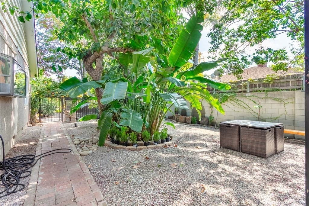 5825 Fulton Avenue - Photo 32