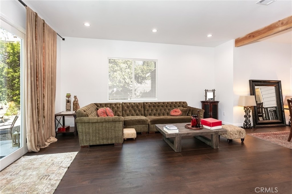 5825 Fulton Avenue - Photo 6