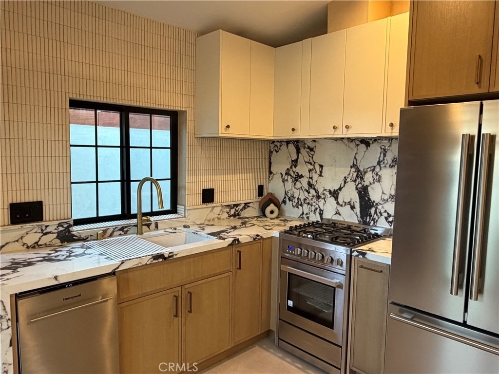 6632 Fulton Avenue - Photo 0
