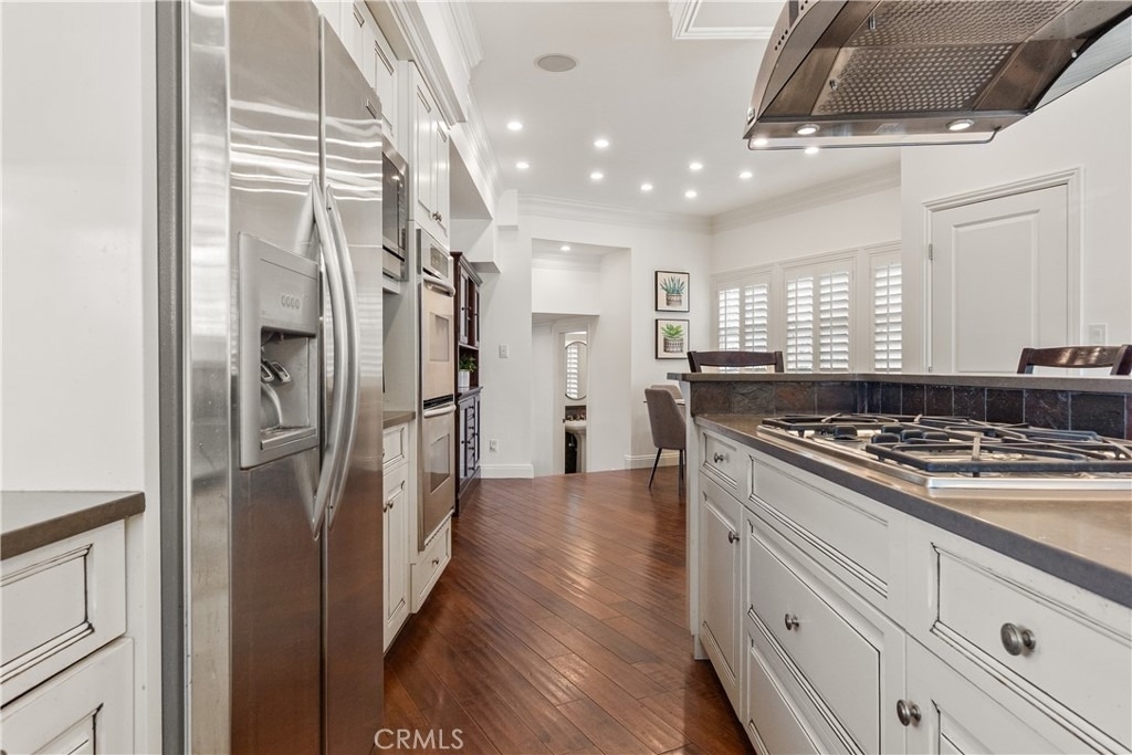1077 10th Street - Photo 9