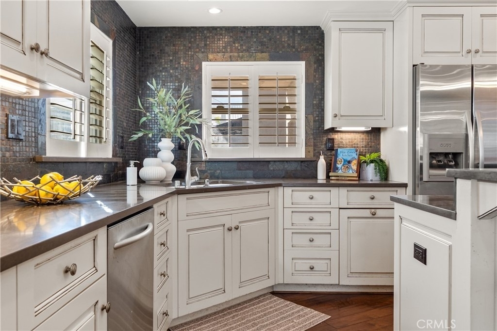 1077 10th Street - Photo 11
