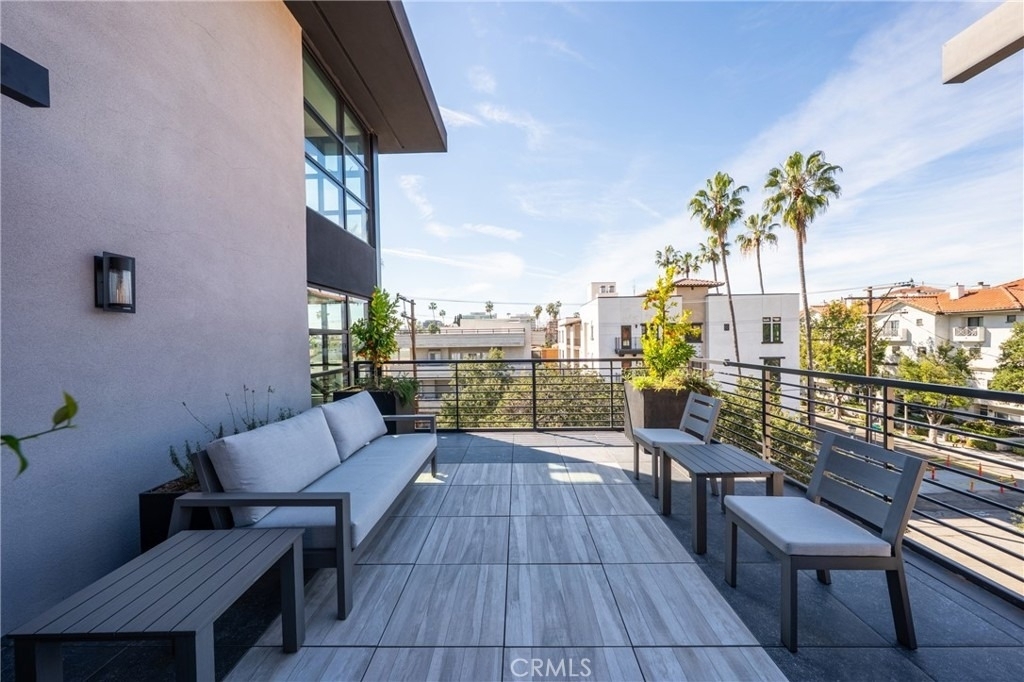 150 S Oak Knoll Avenue - Photo 22