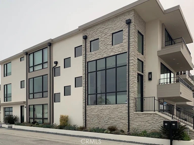 116 W Channel Islands Boulevard - Photo 1