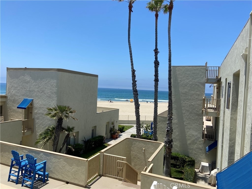 711 Pacific Coast Highway - Photo 2