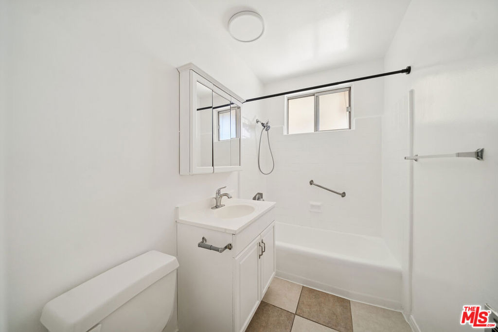 2038 S Holt Avenue - Photo 9