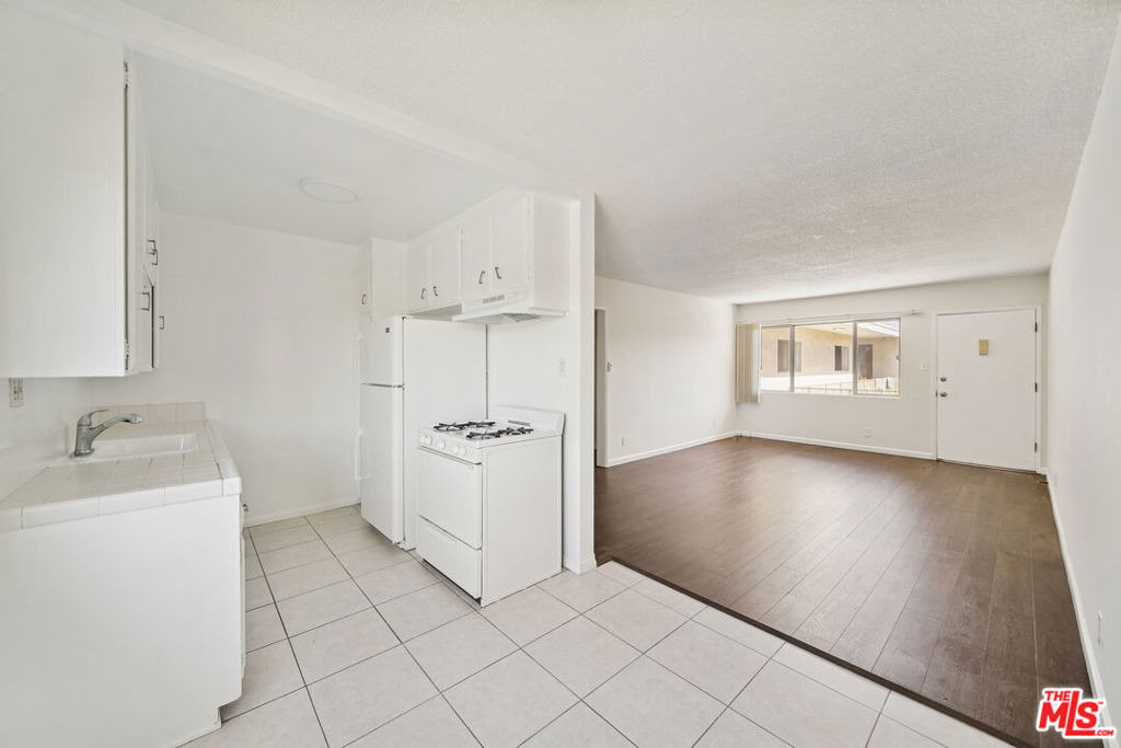 2038 S Holt Avenue - Photo 4