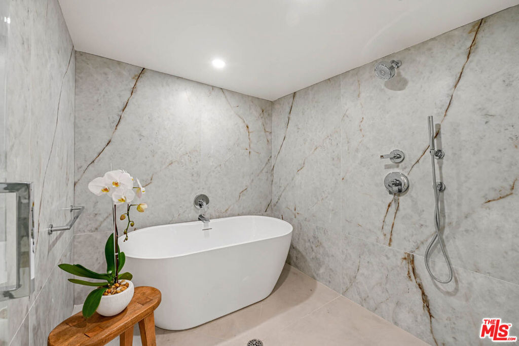 350 N Palm Drive - Photo 15