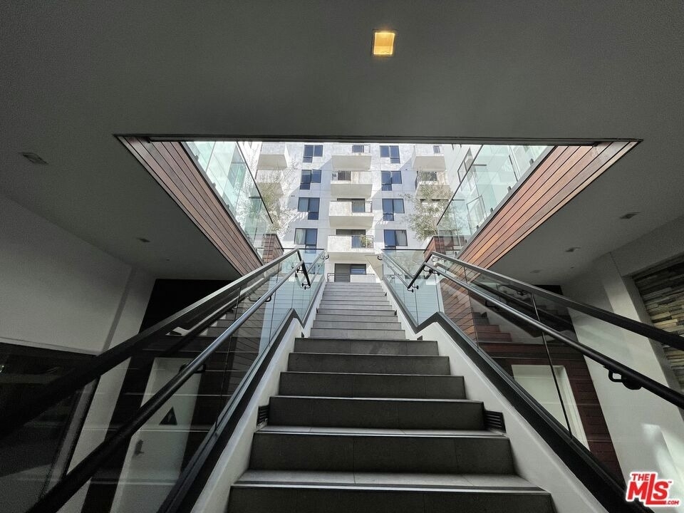 1234 Wilshire Boulevard - Photo 2