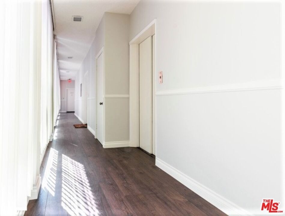435 N Palm Drive - Photo 18