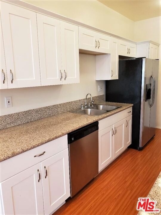 435 N Palm Drive - Photo 9