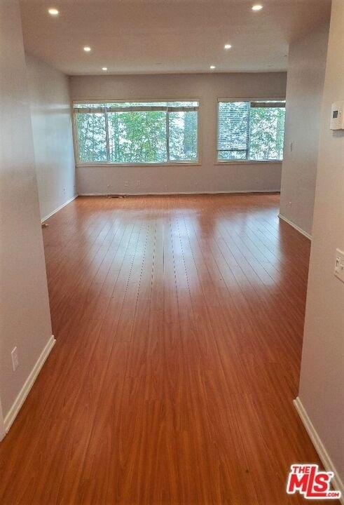 435 N Palm Drive - Photo 11