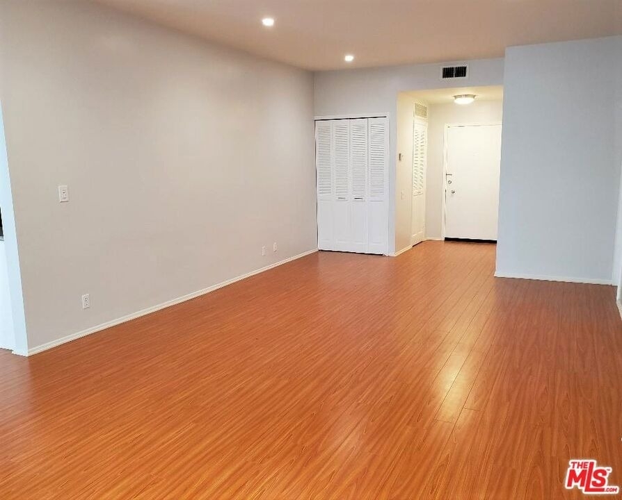 435 N Palm Drive - Photo 5