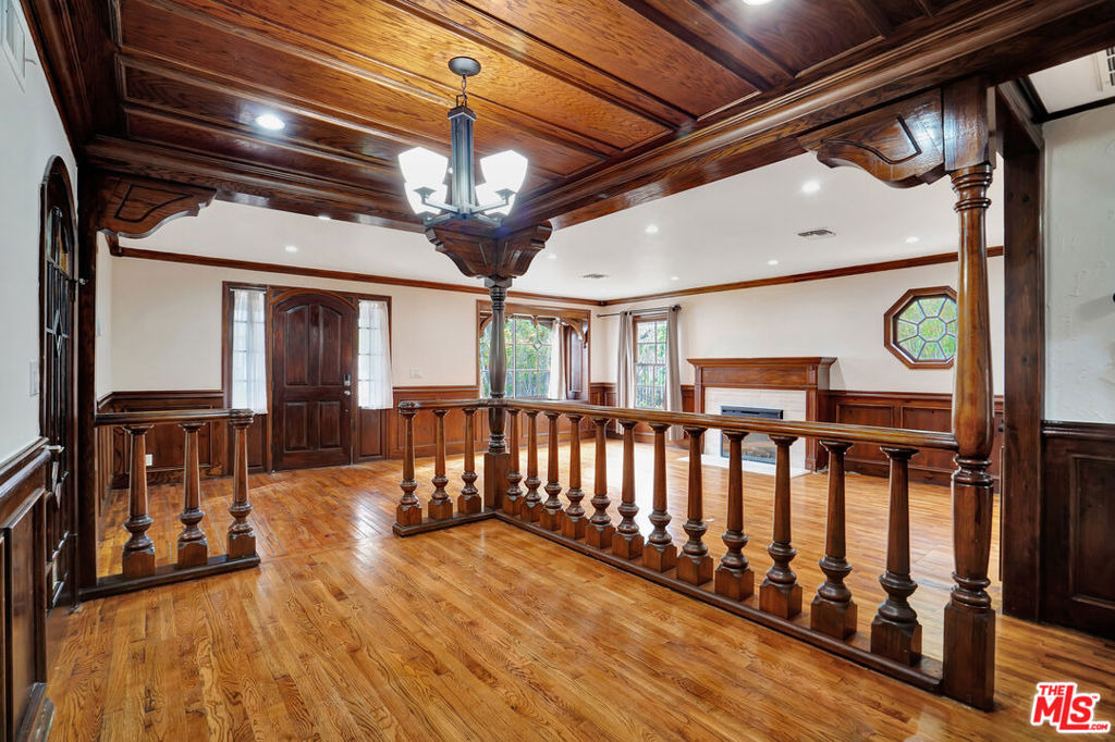 5155 Densmore Avenue - Photo 8