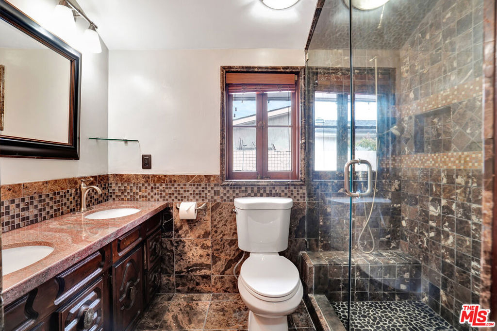 5155 Densmore Avenue - Photo 19