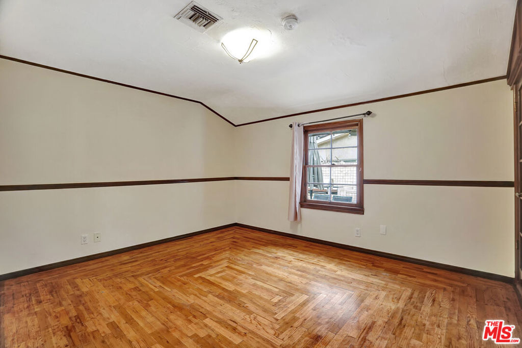 5155 Densmore Avenue - Photo 15