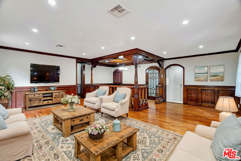 5155 Densmore Avenue - Photo 9
