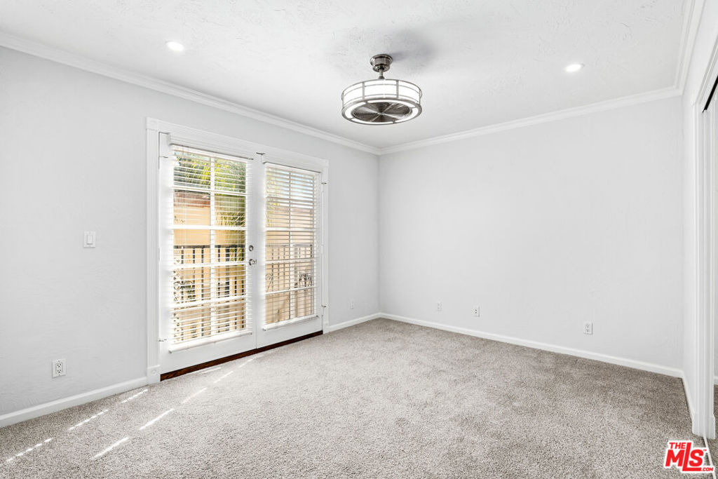 916 N Alfred Street - Photo 11