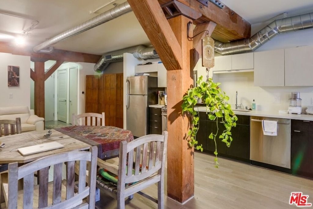 527 Molino Street - Photo 5