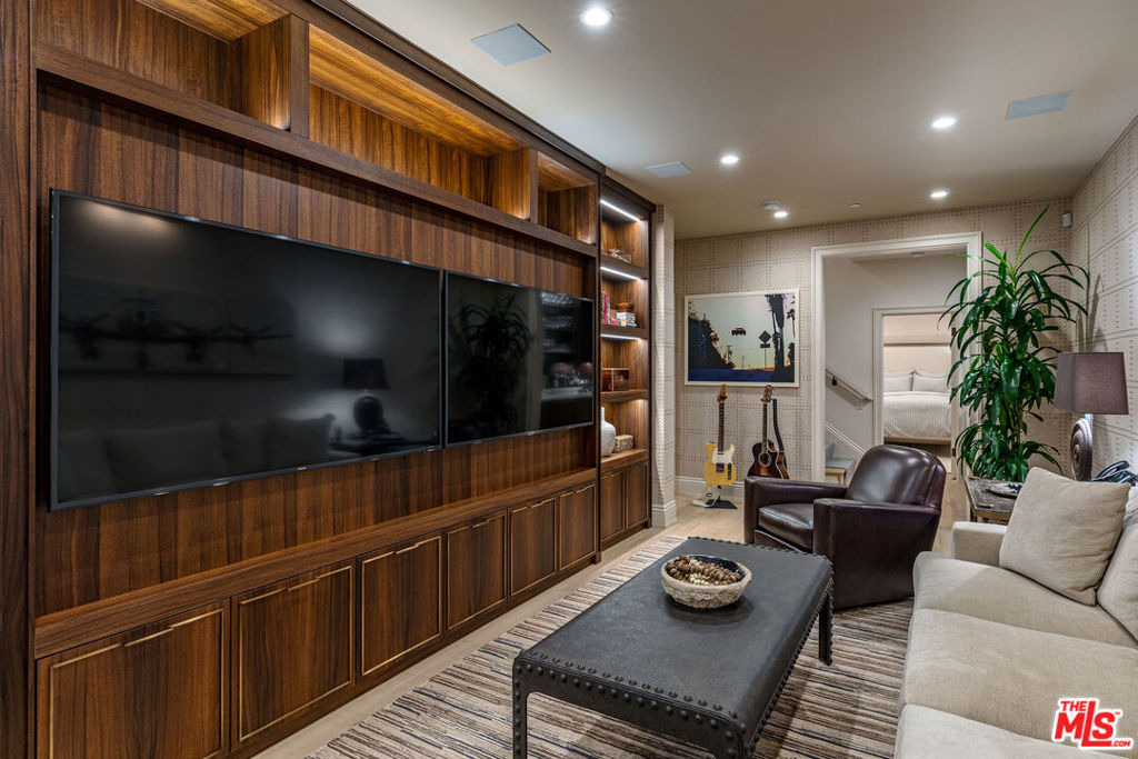 127 Hollister Avenue - Photo 11