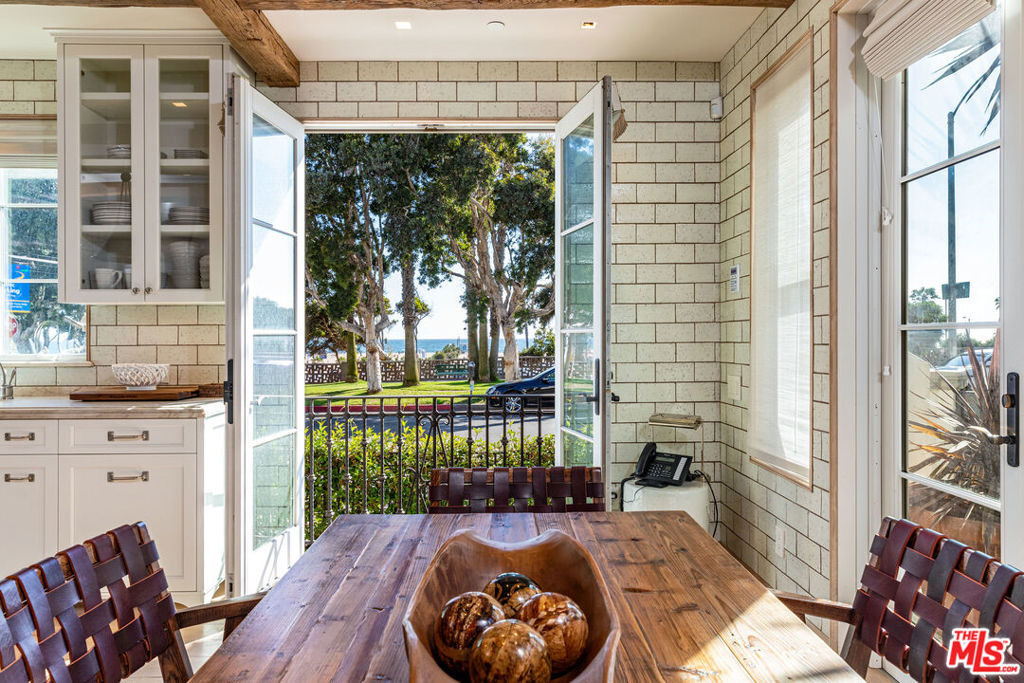 127 Hollister Avenue - Photo 5