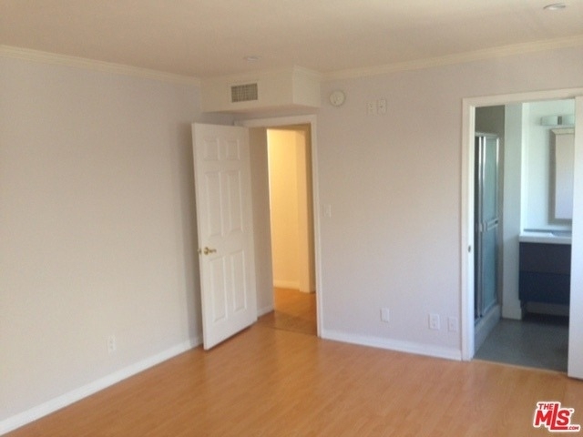 216 S Rexford Drive - Photo 8