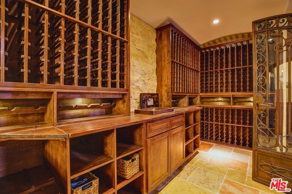 2570 Nichols Canyon Road - Photo 23