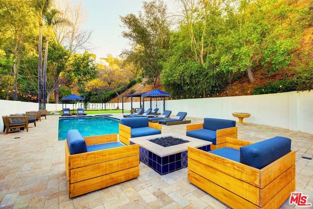 2570 Nichols Canyon Road - Photo 4