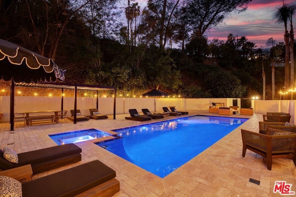 2570 Nichols Canyon Road - Photo 38