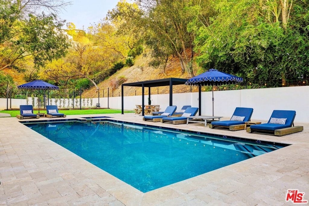 2570 Nichols Canyon Road - Photo 0