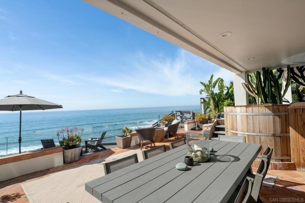 1370 Neptune - Photo 1