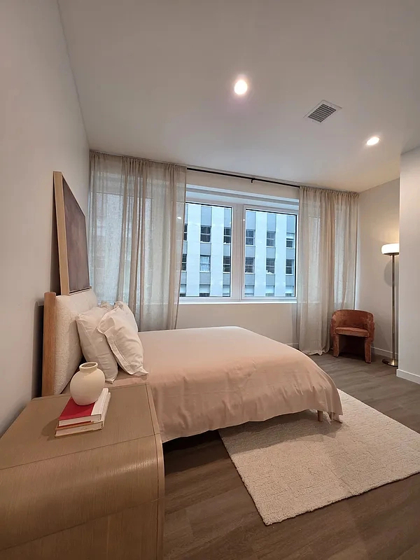 180 Pearl Street - Photo 0