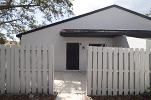 2011 Oleander Boulevard - Photo 0